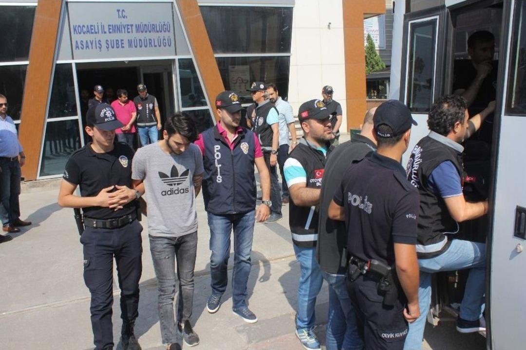 &rsquo;sarı &Ouml;k&uuml;z&uuml;m&uuml; Aldılar&rsquo; Dedi, 12 Kişilik &Ccedil;eteyi &Ccedil;&ouml;kertti