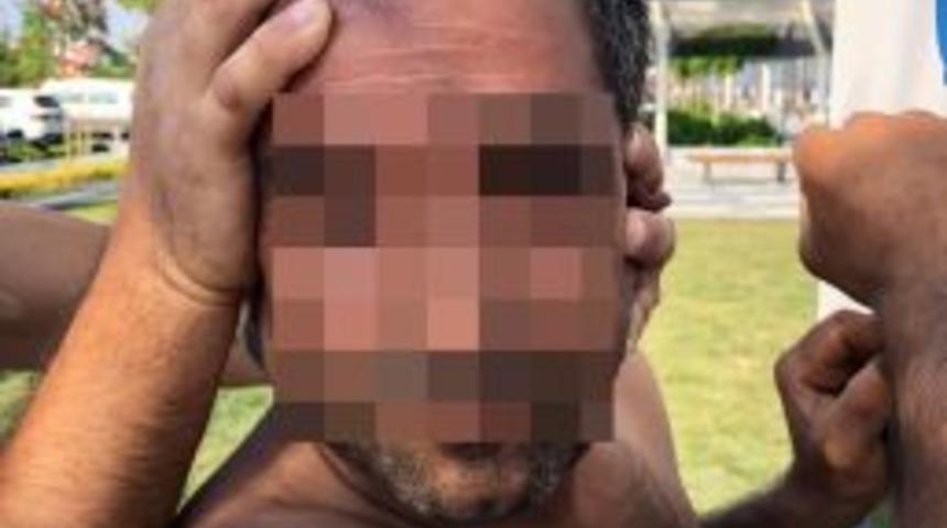 Telefonunda Denize Giren Kadın Fotoğraflarıyla Yakalandı