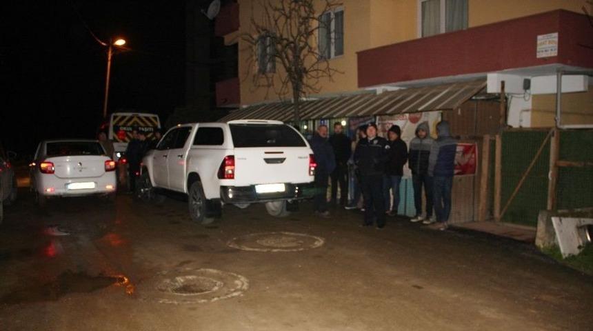 Hırsızlar Soydukları Marketin Sahibini Silahla Vurdu