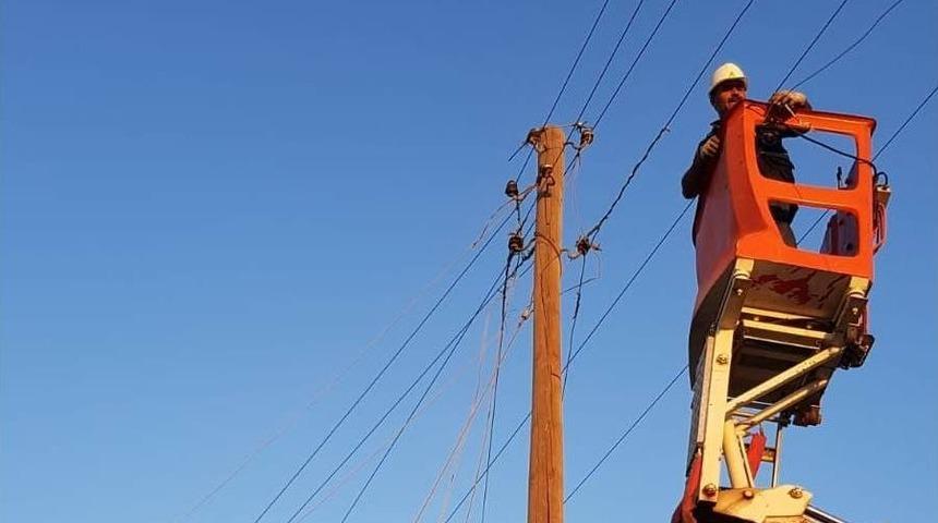 Hortumun Zarar Verdiği Elektrik Şebekesi Yenilendi