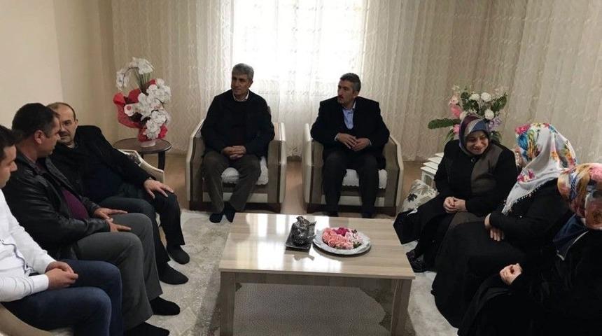 Vali Ustaoğlu, Şehit Ve Gazi Ailelerini Ziyaret Etmeye Devam Ediyor