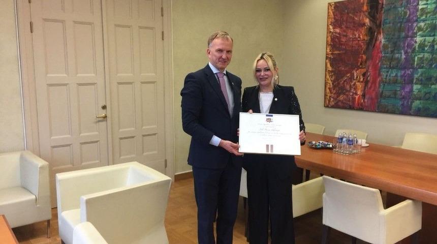 Letonya Fahri Konsolosu Ulukapı&rsquo;ya Devlet Nişanı Verildi