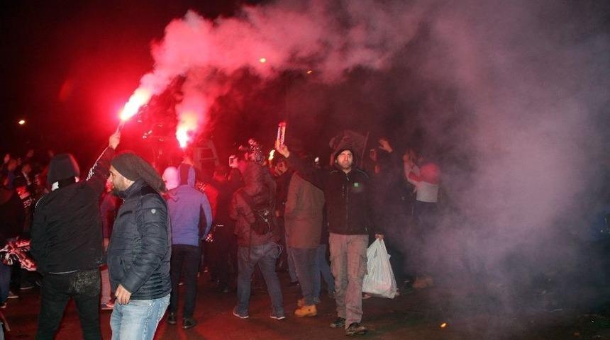 Beşiktaş&rsquo;a Coşkulu Karşılama