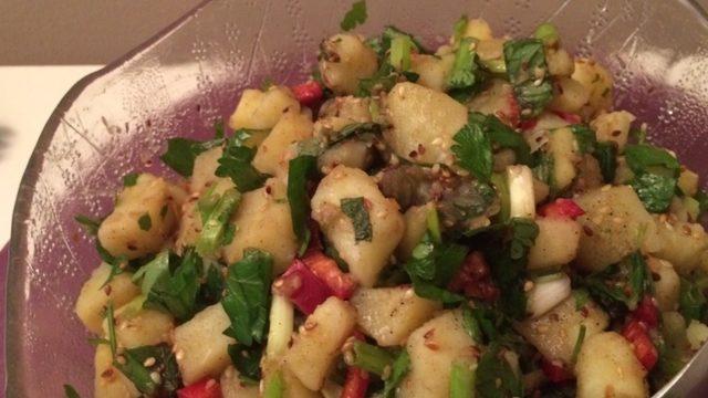 Susamlı Patates Salatası