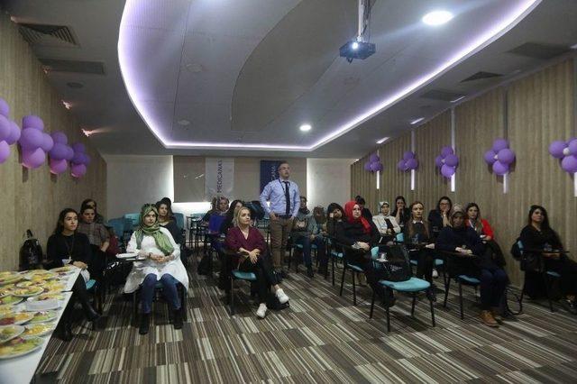 Medicana Sivas Hastanesi’nden Gebelikte Yoga Semineri