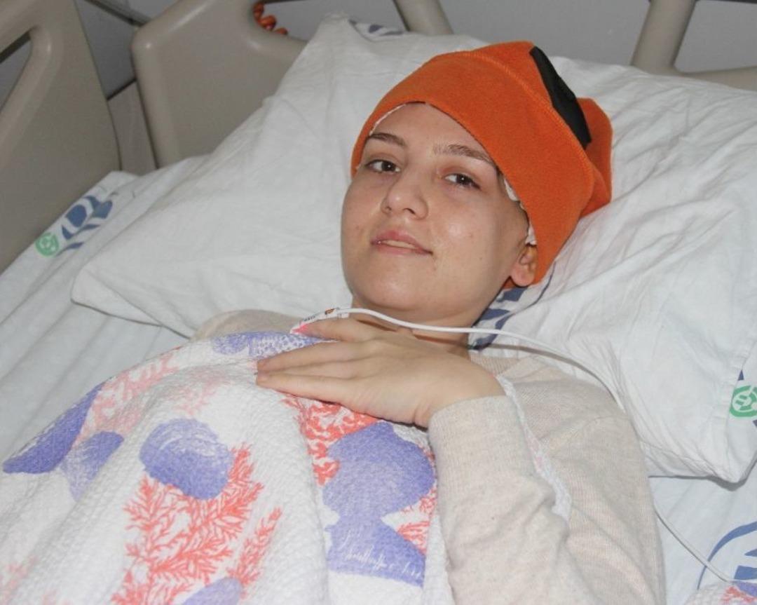 Kamyonetle Ezilen &Uuml;niversiteli Ece Artık Y&uuml;r&uuml;yor