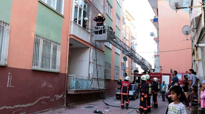 Prizde Takılı Bırakılan Elektrikli Aletlere Dikkat