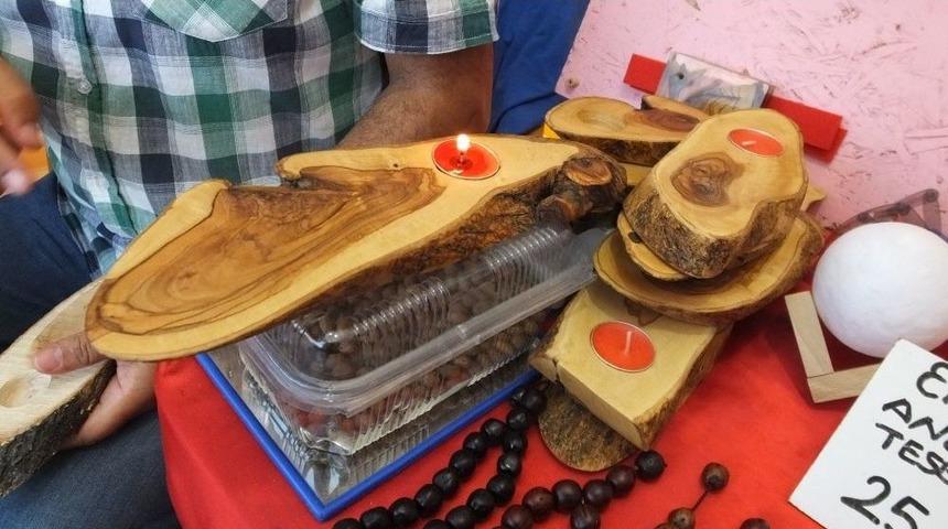 Balıkesir&rsquo;de Zeytin Atıkları Maharetli Ellerde Sanat Eseri Oldu