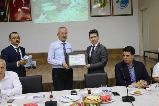 Tayini &Ccedil;ıkan Orman İşletme M&uuml;d&uuml;r&uuml;ne Veda Yemeği Yapıldı 3