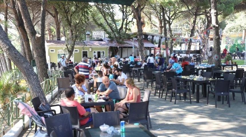 Burhaniye&rsquo;de Sahil Kafe Yaz Aylarının Vazge&ccedil;ilmezi Oldu