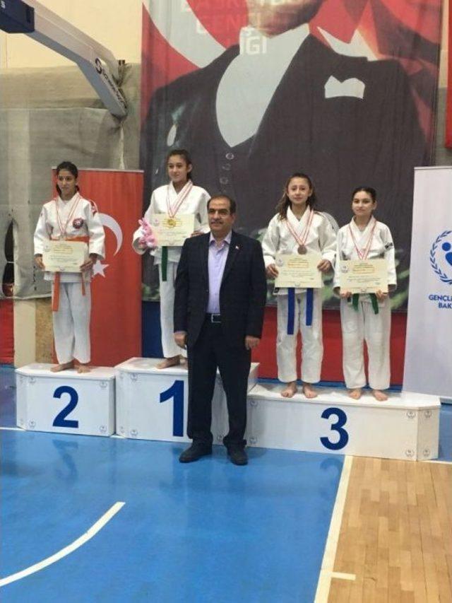 Judo Müsabakalarından Derecelerle Döndüler