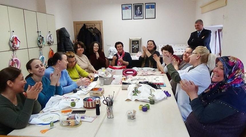 İğneyle Tanıştılar, Hayatları Değişti