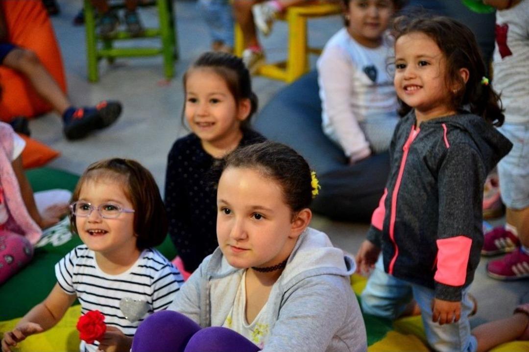 &Ccedil;ocuklar Hem Eğleniyor Hem &Ouml;ğreniyor