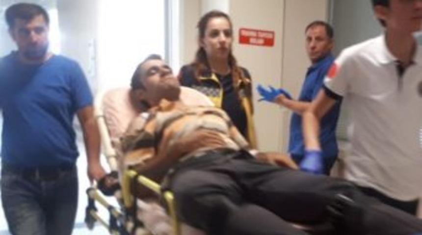 Otomobille Motosiklet Çarpıştı: 1 Yaralı