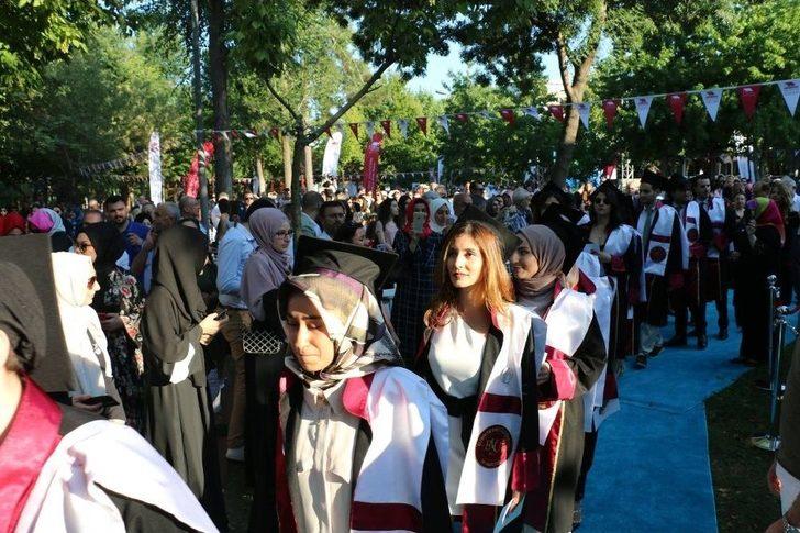 Bezmiâlem’de Mezuniyet Heyecanı G1