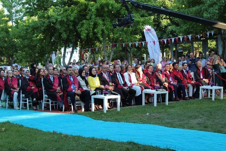 Bezmiâlem’de Mezuniyet Heyecanı G2