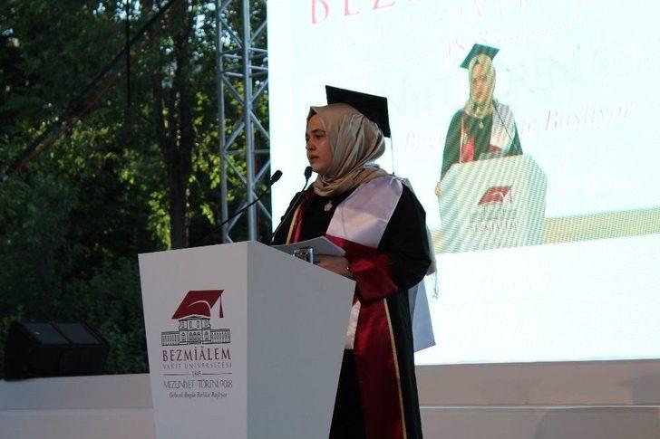 Bezmiâlem’de Mezuniyet Heyecanı G3