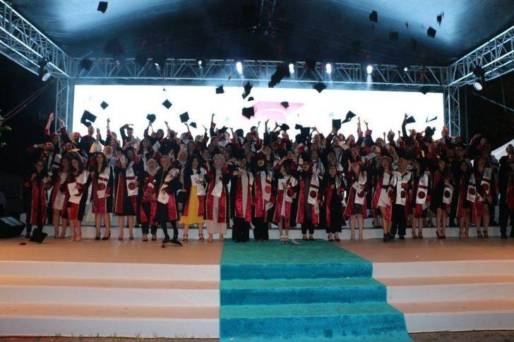 Bezmiâlem’de Mezuniyet Heyecanı G5