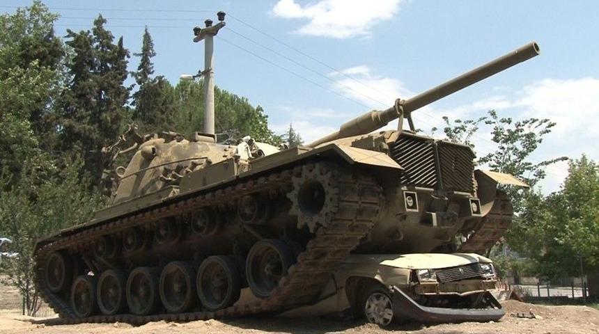 Tanklı Anıt İnşa Ediliyor