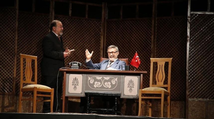 &ldquo;vatan Kurtaran Şaban&rdquo; Ayakta Alkışlandı