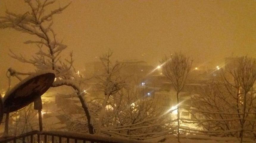 Hakkari&rsquo;de 112 Yerleşim Yerinin Yolu Kapandı