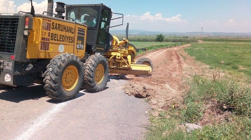 Saruhanlı Belediyesi Arazi Yollarını Düzenliyor