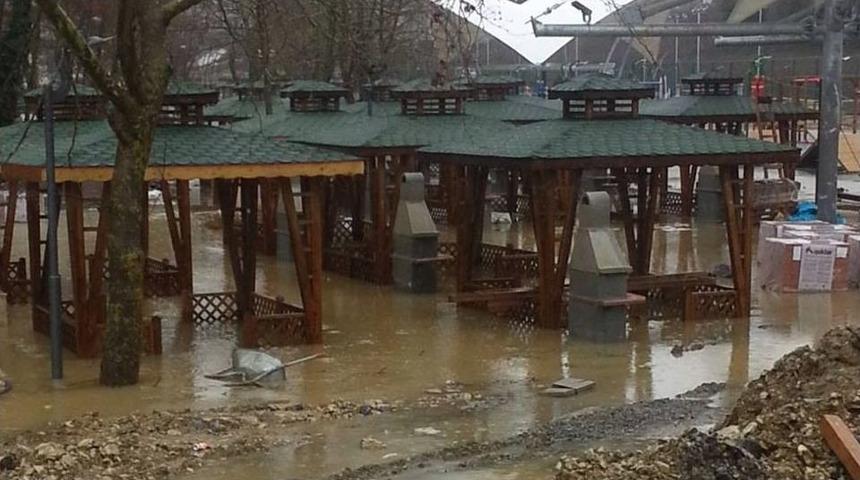 Aşırı Yağışlar Ak&ccedil;akoca&rsquo;da Etkili Oldu