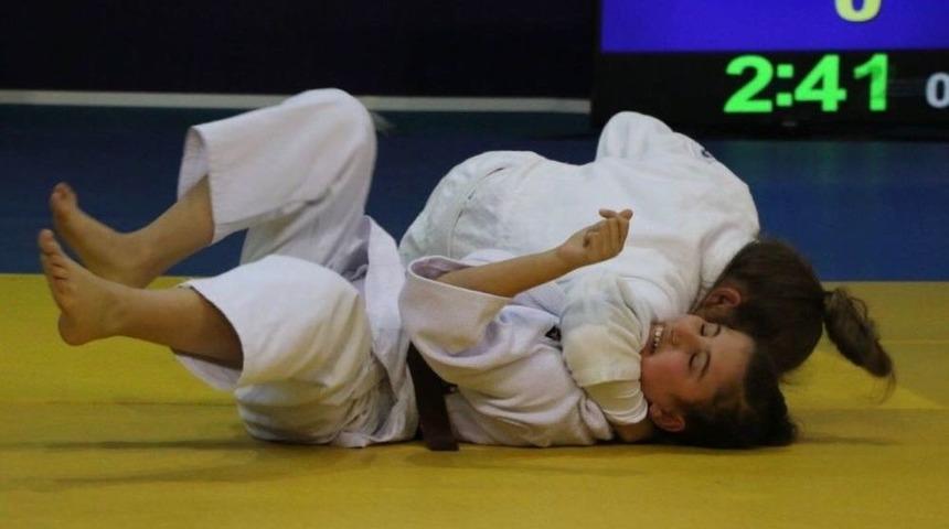 Analig Judo M&uuml;sabakaları Sona Erdi