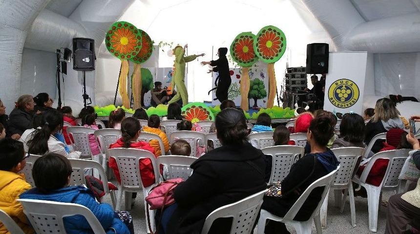 Buca&rsquo;da 23 Bin 400 &Ccedil;ocuk Tiyatroyla Tanıştı