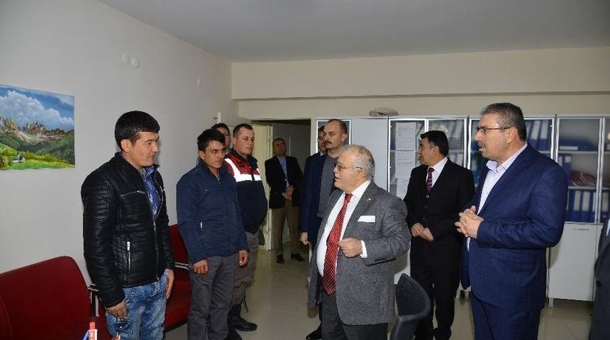 Vali Şent&uuml;rk, İl G&ouml;&ccedil; İdaresi M&uuml;d&uuml;rl&uuml;ğ&uuml;n&uuml; Ziyaret Ederek İncelemelerde Bulundu