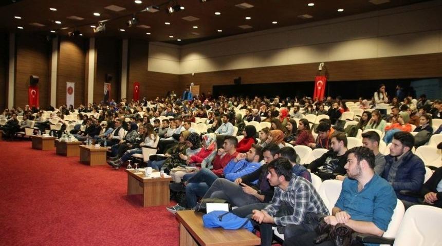 &Ouml;ğrenciler İ&ccedil;in Finansal Okuryazarlık Eğitimi D&uuml;zenlendi