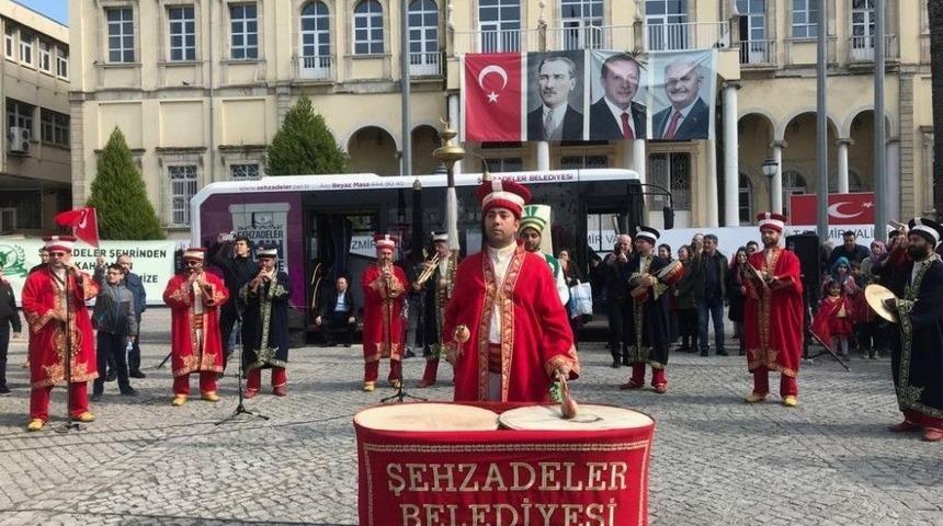 Şehzadeler Mehterinden Konak&rsquo;ta Coşkulu Konser