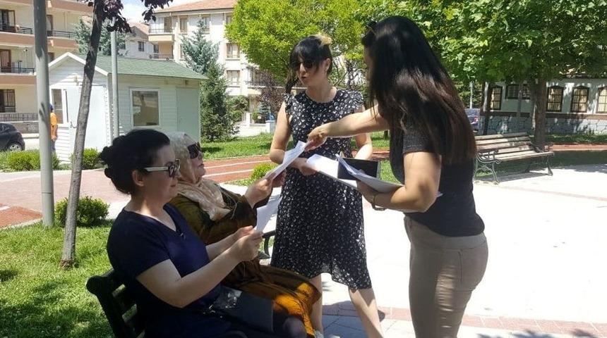 Kreş &Ouml;ğretmenleri Kapı Kapı Gezerek &Ccedil;ocukları Bilin&ccedil;lendirdi