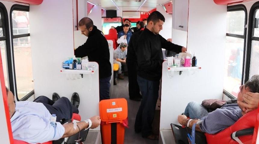 &Ouml;ğretmen Ve Velilerden Mehmet&ccedil;iğe Kan Bağışı Desteği