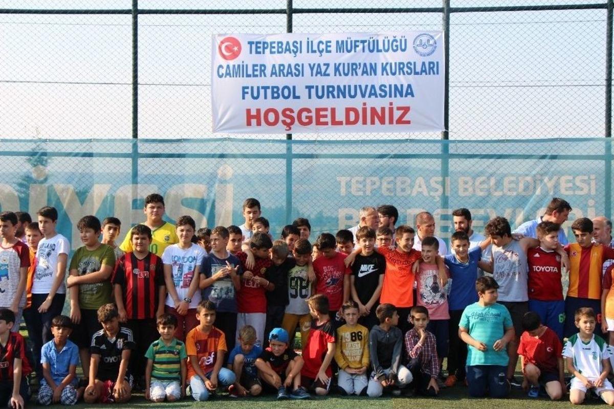 Kur&rsquo;an Kursu Miniklerinin Futbol Heyecanı