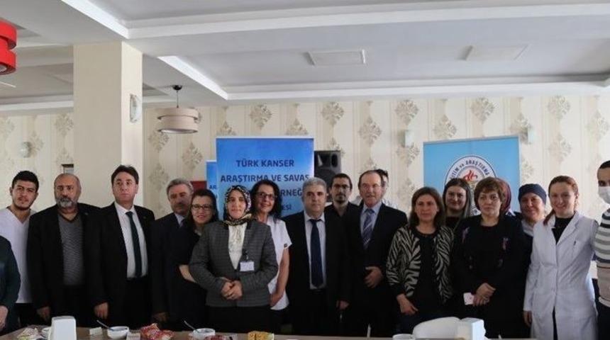 Kanser Hastalarına Moral Yemeğinde Pa&ccedil;a &Ccedil;orbası İkramı