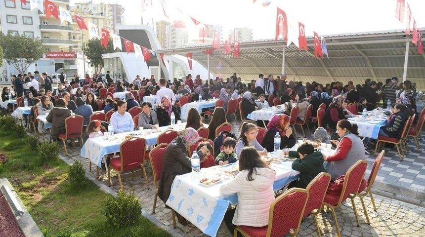 Aski Spor Salonu Bah&ccedil;esinde Kahvaltı Etkinliği