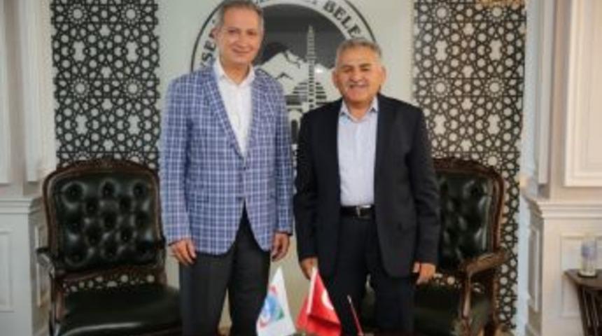 İl Milli Eğitim M&uuml;d&uuml;r&uuml; Ekinci Başkan B&uuml;y&uuml;kkılı&ccedil;&rsquo;ı Ziyaret Etti