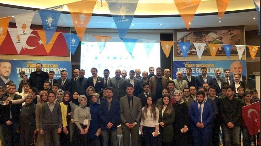 Milletvekili Aydemir Gen&ccedil;lerin Ak Coşkusunu Paylaştı