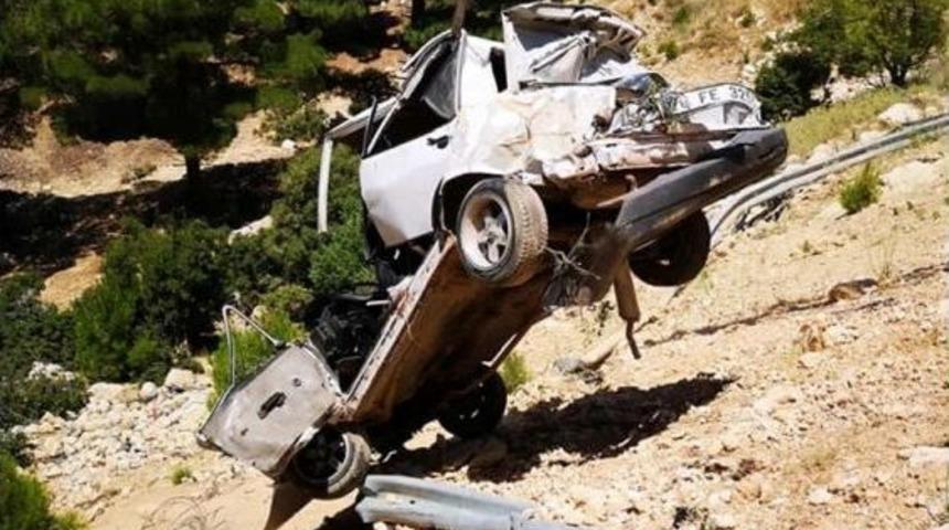 Hurdaya D&ouml;nen Otomobilden Sağ &Ccedil;ıktılar