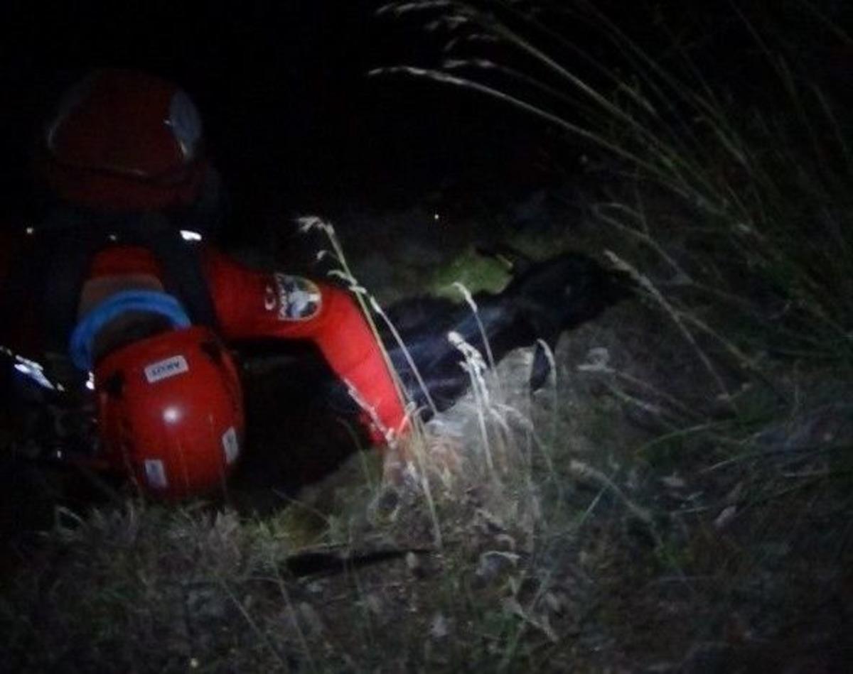 Kayalıklarda Mahsur Kalan Ke&ccedil;i 6 Saatte Kurtarıldı