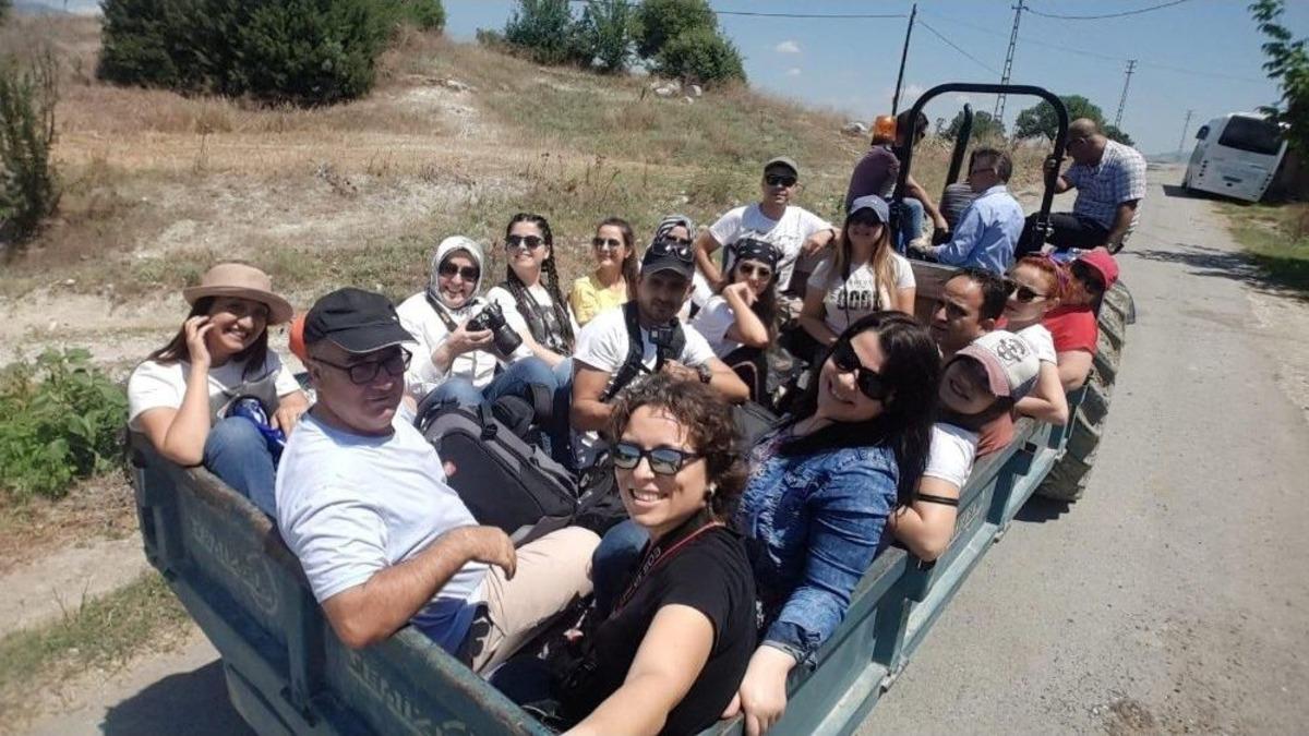 Trakt&ouml;r Kasasında Fotoğraf Gezisi