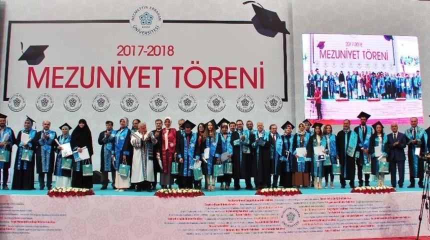 Ne&uuml; 2017-2018 Mezuniyet T&ouml;reni Ger&ccedil;ekleşti