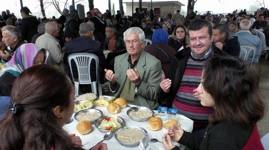 Geleneksel Keşkek Hayrında Afrin Şehitleri İ&ccedil;in Dua Edildi
