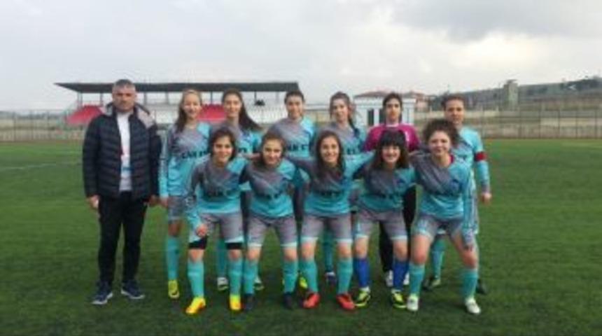 Siirtli Kızlar Şampiyonluk Peşinde