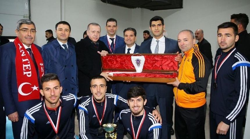 Cumhurbaşkanı Avrupa Şampiyonlarını Kutladı