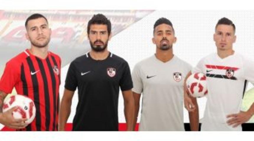 Gazişehir&rsquo;in Yeni Sezon Formaları Tanıtıldı