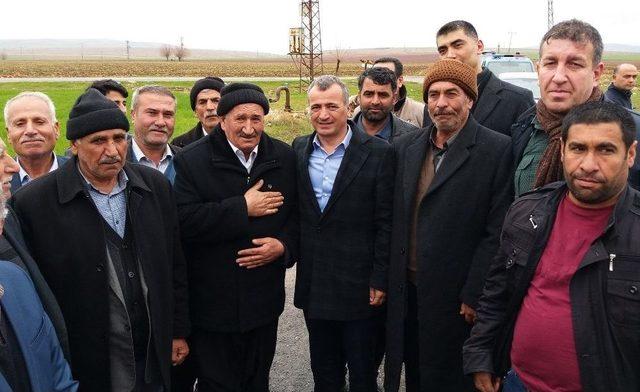 Askere G&ouml;zyaşı D&ouml;ken Dedelere T&uuml;rk Bayrağı 1