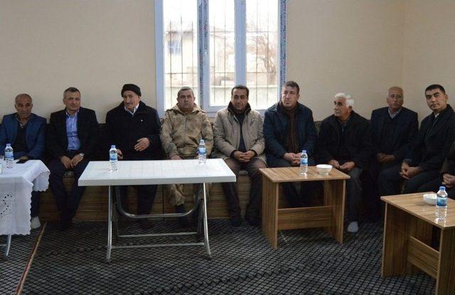 Askere G&ouml;zyaşı D&ouml;ken Dedelere T&uuml;rk Bayrağı 2