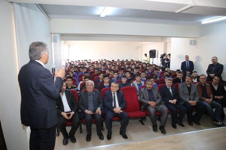 Başkan Büyükkılıç, Somuncu Baba İmam Hatip Lisesinde G1